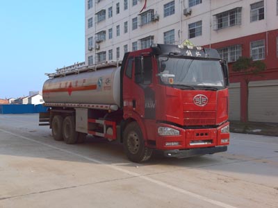 程力威牌CLW5251GYYC5型運油車