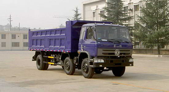 東風(fēng)小三軸自卸車(chē)